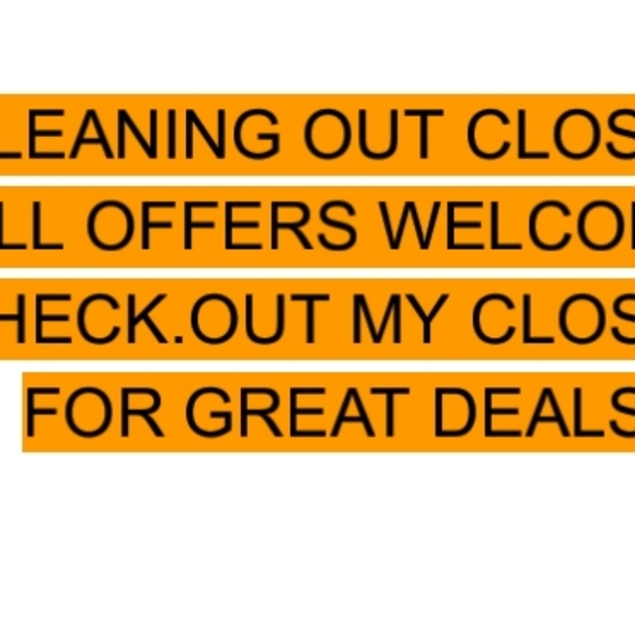 Closet - Picture 1 of 1